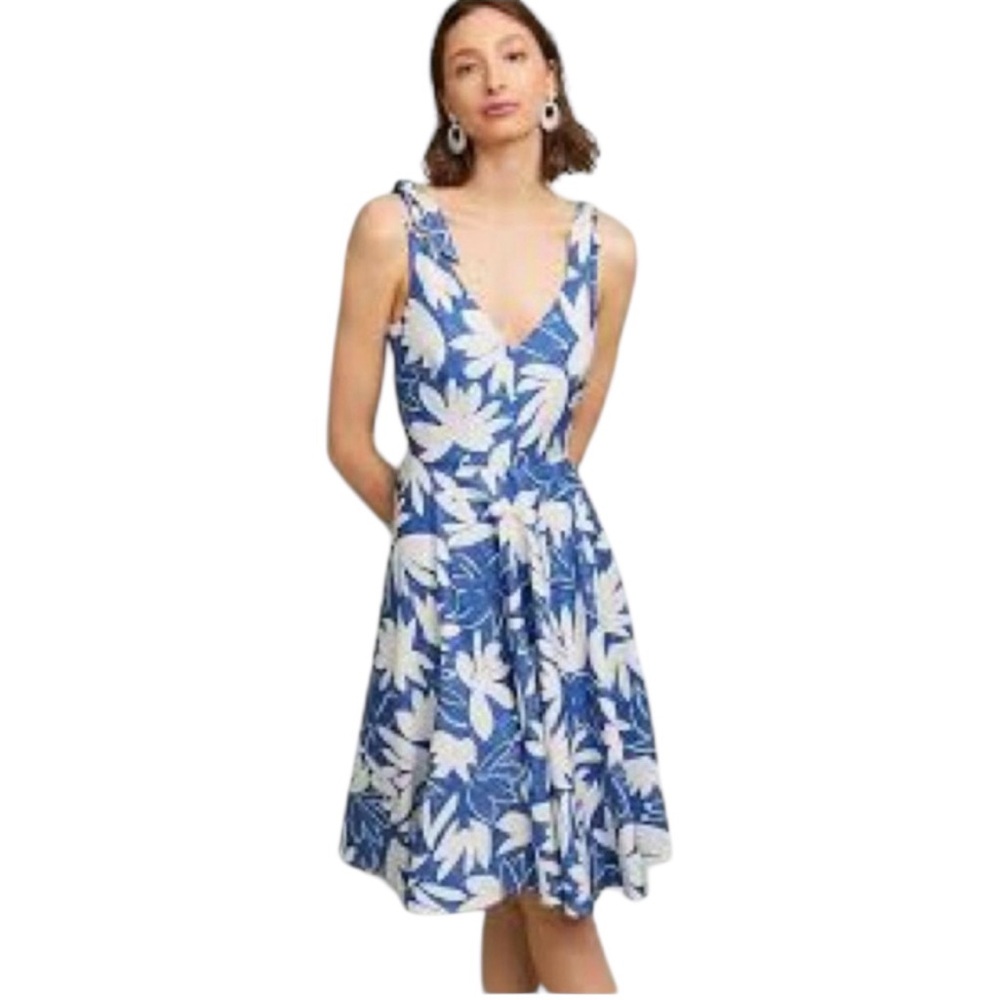 Anthropologie Hutch Blue White Floral Fit & Flare V-Neck Size 6 - Picture 2 of 2
